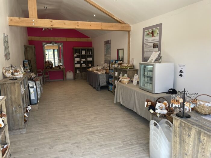 boutique cosmétiques au lait de jument au Haras du vercors